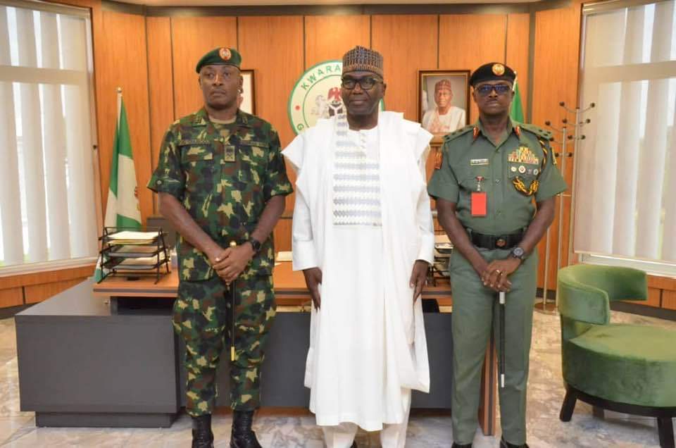 GOC 2 DIVISION STEPS UP DISCUSSIONS ON SECURITY OF SOUTH WEST, ENVIRONS