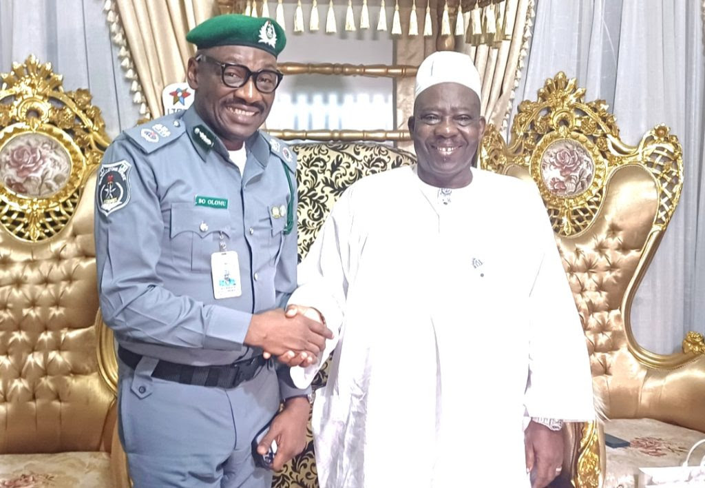 Apapa Customs Comptroller, Olomu Visits Oba of Ijora, Seeks Support on N2.3Trillion Revenue Target