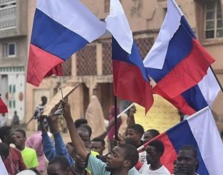 Russian flag: FG probes four northern political bigwigs