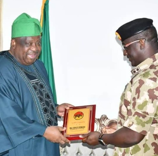 GOC 3 DIVISION PLEDGES FAIRNESS IN TACKLING PLATEAU STATE’S SECURITY CHALLENGES DURING COURTESY VISIT TO GOVERNOR