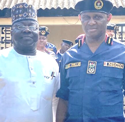 Isiaka mustapha, CEO/Editor-In-Chief of People’s Security Monitor, with the indefatigable Commandant of the NSCDC Enugu Command, Dr. Elijah Etim Willie, during the presentation of CG Ahmed Audi’s 787-page Compendium of Achievements (2024-2025), last Wednesday