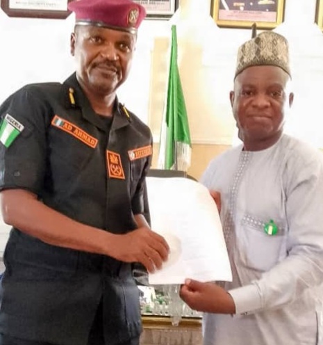 KATSINA NSCDC COMMANDANT, AMINU AHMAD GETS EXCELLENCE AWARD