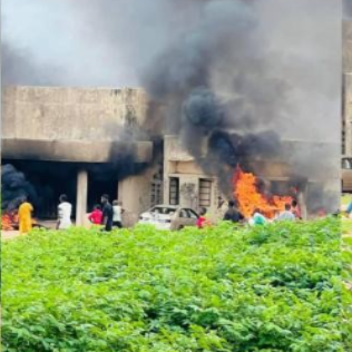 Insecurity: Youths Protest in Kwara, Set NDLEA Office Ablaze, Invade Emir’s Palace