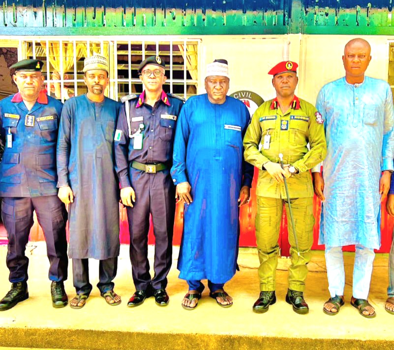 KEDCO MANAGEMENT AND REGIONAL COORDINATOR PAY COURTESY VISIT TO NSCDC JIGAWA STATE COMMANDANT