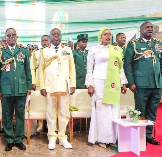 Shugaban Rundunar Sojojin Ruwa Ya Halarci Taron Coci Na Ƙasa Don Tunawa da Cikar Najeriya Shekaru 65 da Ƙasancewa Mai ‘Yanci