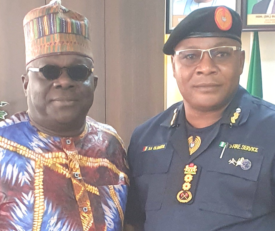 Babban Editan Jaridar People’s Security Monitor Ya Kai Ziyarar Ban Girma Ga Shugaban Hukumar Kone-Kone Ta Ƙasa, Ya Nemi Ƙarin Haɗin Kai Don Inganta Tsaro Da Lafiyar Jama’a