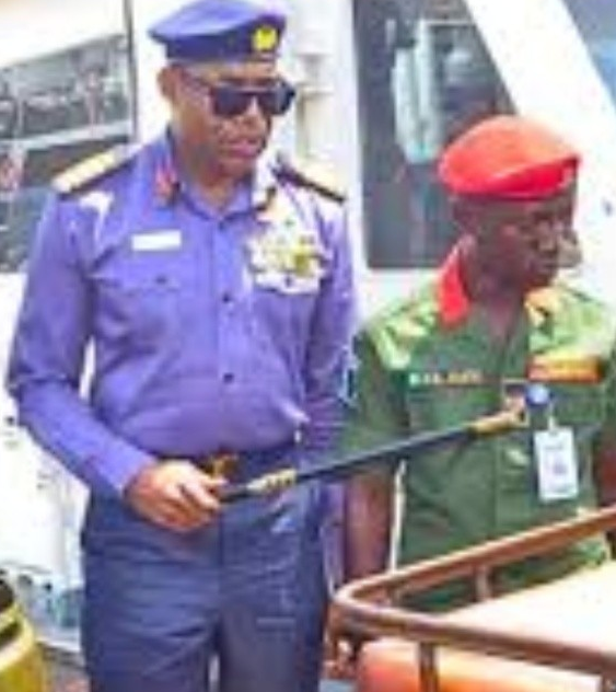 Rundunar Sojin Ruwa Ta Najeriya Ta Kama Jirgin Da Ke Dauke Da Lita 4,000 Na Man Diesel A Ruwayen Lagos