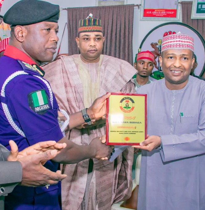Kwamandan NSCDC Bala Bawa Bodinga Ya Kai Ziyarar Ban Girma Ga Kakakin Majalisar Dokokin Jihar Kano — Yana Neman Ƙarfafa Haɗin Gwiwa Domin Inganta Tsaro