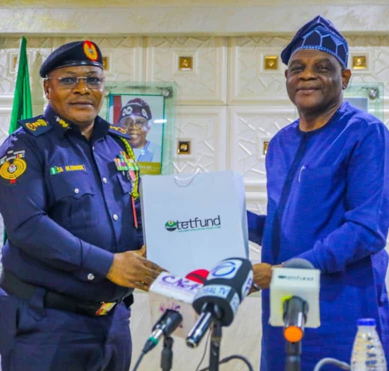 SANARWA GA MANEMA LABARAIHUKUMAR KASAR DA KE YAKI DA GOBARA (FFS) DA TETFUND SUN HADU DOMIN KAFAR DA CIBIYAR YAKI DA GOBARA A MAKARANTUN KOLOLUWA NA GOMA-GOMA A FADIN KASA