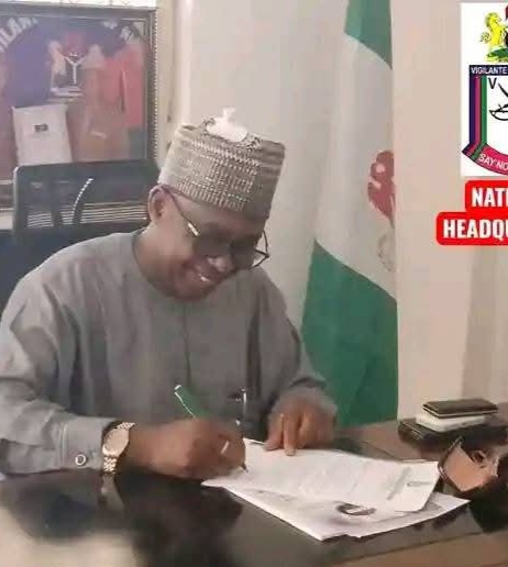 Vigilante Group of Nigeria Commander General, Navy Captain Abubakar Bakori Umar (Rtd) Inspires Vigilante Officers in Kogi State