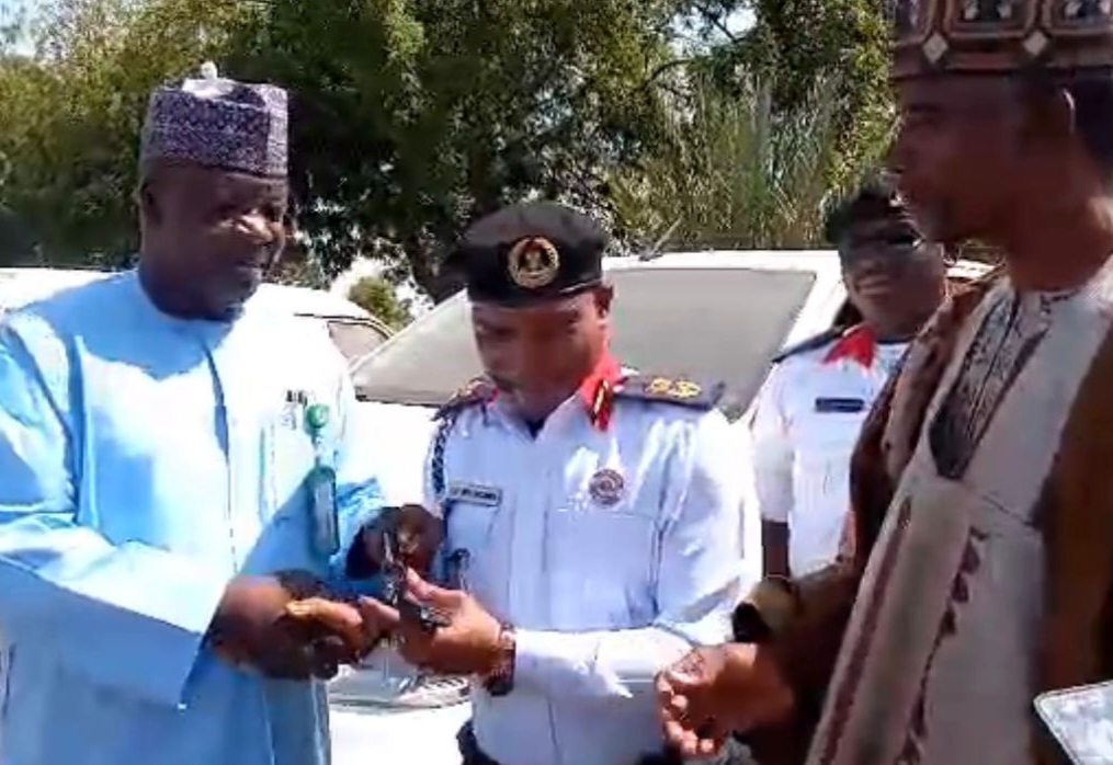 JIGAWA TA BA DA MOTOCI UKU NA TOYOTA HILUX GA NSCDC DON ƘARFATA TSARO A JIHAR