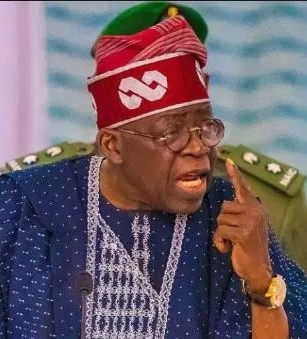 TINUBU YA AYANNA TAƁARBAREWAR TSARO A KASA, YA UMURCI ƘARASUWAR ‘YAN SANDA 20,000