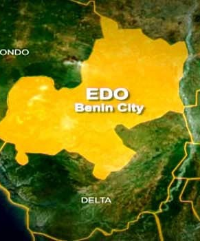 ‘YAN POLIS SUN KAMU, SUN KAI GABA DA DALIBAI 21 NA MAKARANTUN SAKANDIRE A EDO SABODA ZARGIN KUNGIYAR MAFIYA