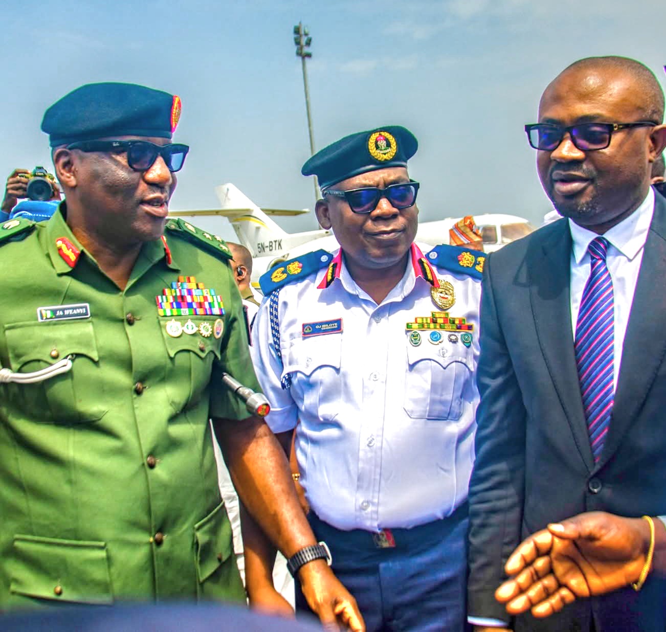 Ga fassarar rubutun zuwa harshen Hausa:Ondo a Shekaru 50: NSCDC Ta Jagoranci Tsaron Bukukuwan Cikar Jihar Zinariya, Tare da Hadin Gwiwar Sauran Hukumomin Tsaro