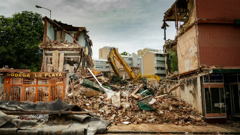 Security Guard Found Alive After 8 Days Beneath Earthquake Rubble