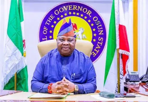 Gunfire Erupts Near Adeleke’s Convoy During Palace Visit in Osogbo